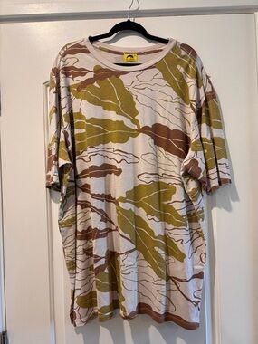 Casual Crew Neck Tee in Olive & Brown Camo Print